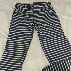 ST - Athleta Yoga Pants - Capri